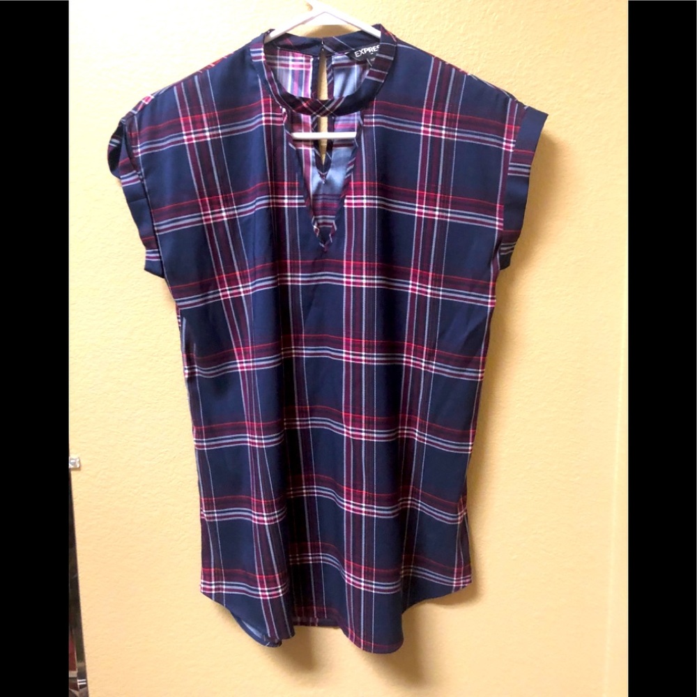 Express blouse with front cutout size S